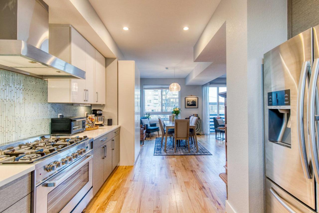 Denver Townhome With Hot Tub, Walk To Empower Field! Экстерьер фото